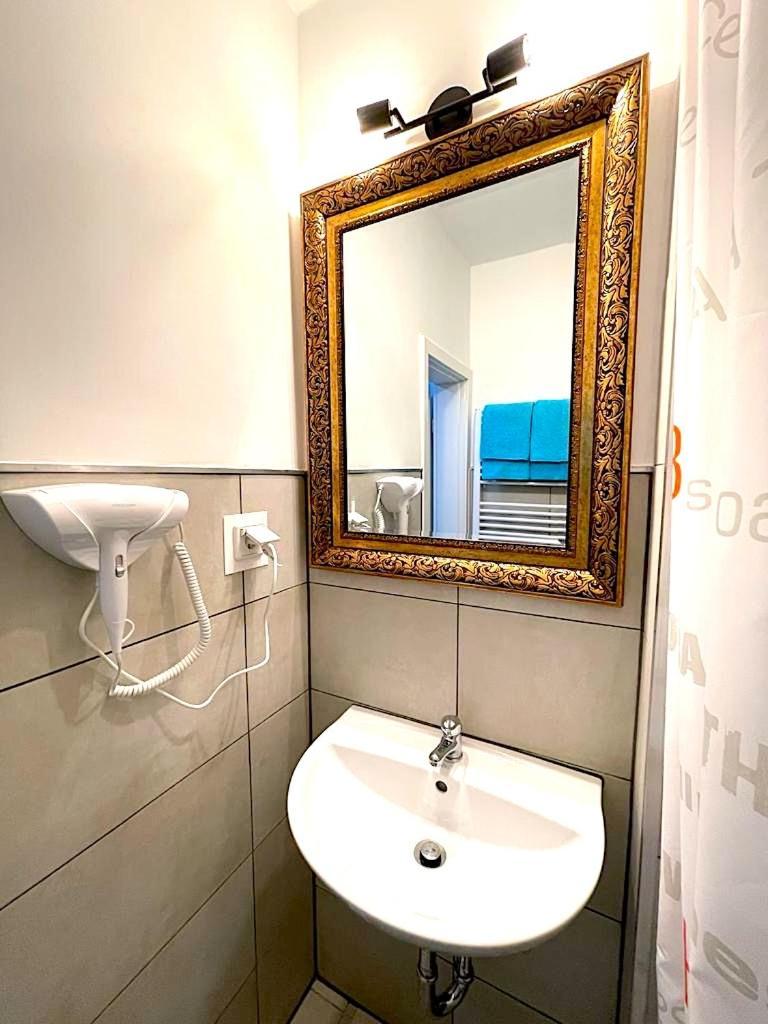 Hotel Uthoff Bissendorf Екстер'єр фото